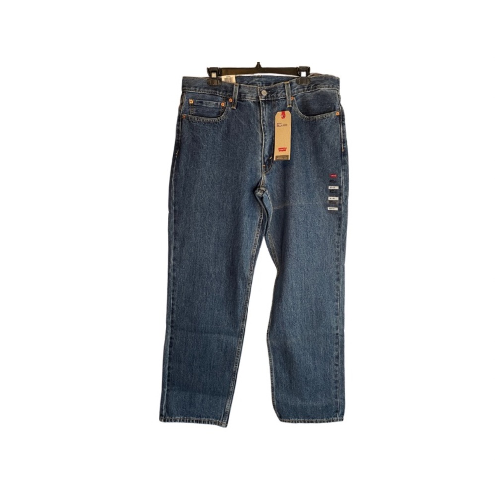 Levi Mens 550 36x32 Jeans. Relaxed through thigh, sits at waist, tapered leg NWT